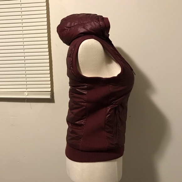 Stefano Di Roma Hoodie Puffy Vest Women’s Size L Color Wine Fur Lining
Pocket’s - Picture 2 of 14